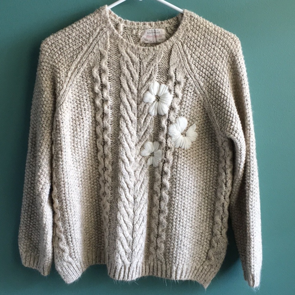 Flower-detailed knit sweater